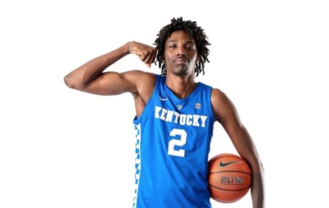Aaron Bradshaw poses during his official visit to Kentucky 