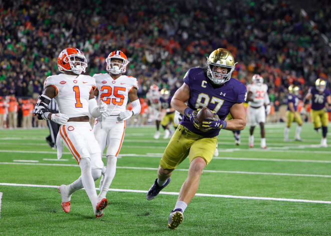 Tight end Michael Mayer scores a TD for Notre Dame in its 35-14 upset of Clemson on Nov. 5. 
