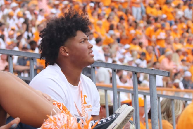 Tennessee's already-loaded 2023 recruiting class just got even more stacked with Daevin Hobbs' commitment. 