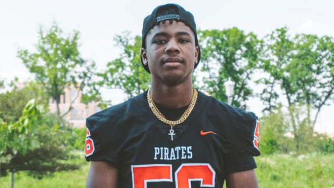 Four-star edge prospect Chandavian Bradley visited Wisconsin on Saturday. 