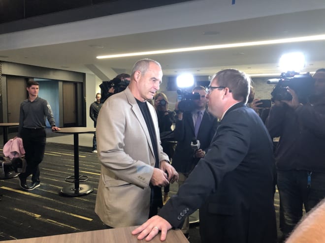 Eli Drinkwitz talks with former Mizzou head coach Gary Pinkel on Tuesday
