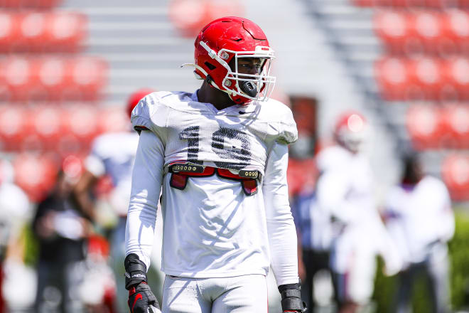 Adam Anderson gets ready for a rep at spring practice. (Tony Walsh/UGA Sports Communications)