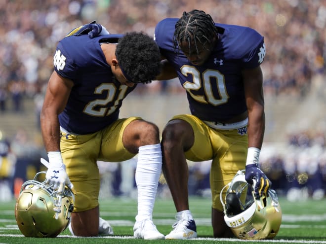 Freshmen Jaden Mickey (21) and Benjamin Morrison (20) have played big roles in the Notre Dame secondary.