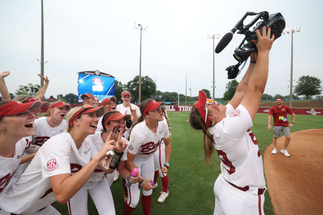 Alabama softball player Ashley Prange (29) and The University of Alabama Softball Team after the win against Middle Tennessee State at Rhoads Stadium in Tuscaloosa, AL on Sunday, May 21, 2023. Photo | Kent Gidley (Alabama Athletics)