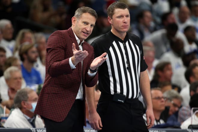 Alabama Crimson Tide head coach Nate Oats talks with a referee during a timeout during the second half against the Memphis Tigers at FedExForum. Photo | USA TODAY