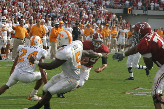 Former Alabama quarterback Brodie Croyle runs the ball against Tennessee. Photo | Crimson Tide Photos/UA Athletics