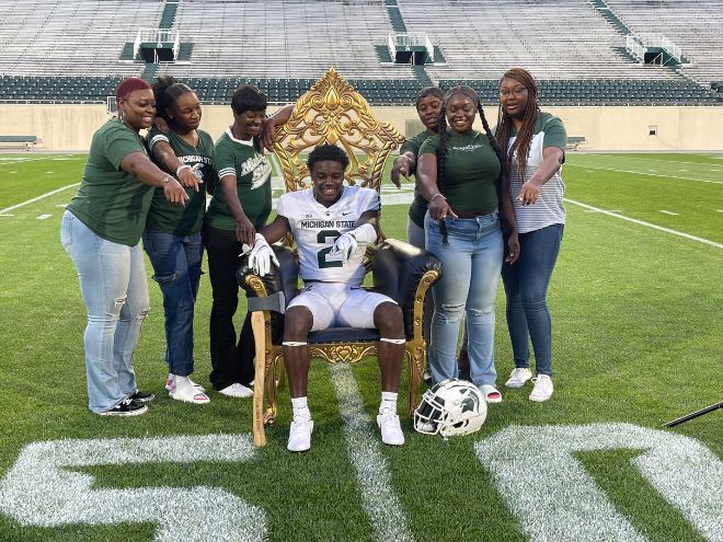 Nick Marsh, Mama Tron and the rest of the family on the Michigan State official visit (Photo courtesy of Mama Tron)