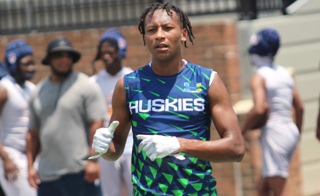 Wisconsin offered 2024 wide receiver Joshua Clarke on Wednesday.