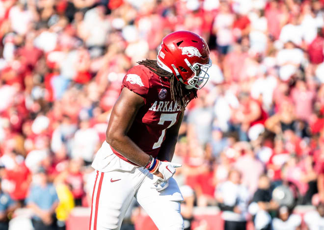 Arkansas tight end Trey Knox entered the transfer portal Monday.