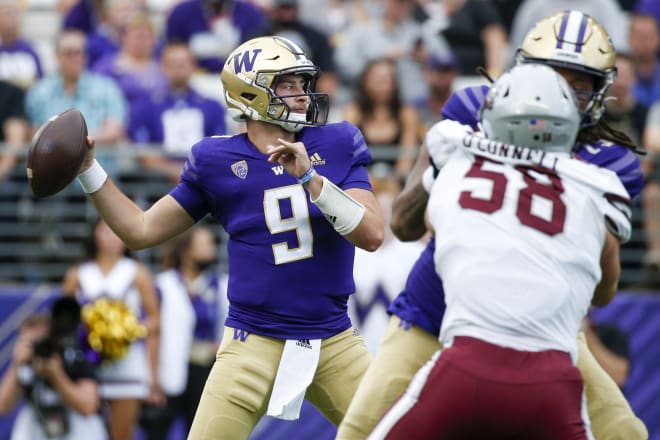 Washington Huskies football redshirt freshman quarterback Dylan Morris earned All-Pac-12 honorable mention recognition in 2020.