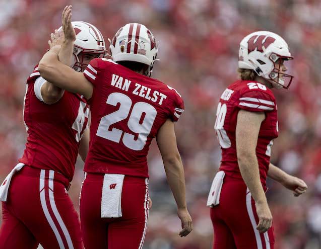 Nate Van Zelst was Wisconsin's primary placekicker in 2022. 