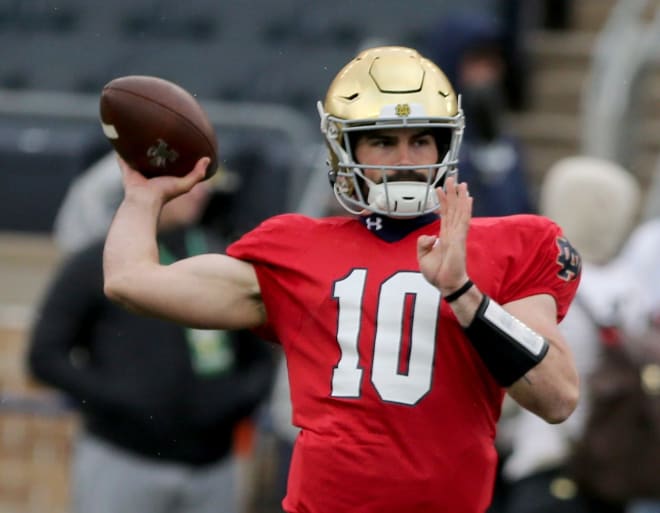 Notre Dame quarterback Sam Hartman (10) warms up during the Notre Dame Blue-Gold Spring Football game on Saturday, April 22, 2023, at Notre Dame Stadium in South Bend. Photo | Greg Swiercz / USA TODAY NETWORK