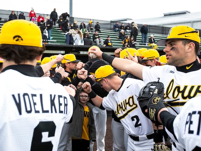 Iowa Baseball: Hawkeyes complete perfect 3-0 start to season