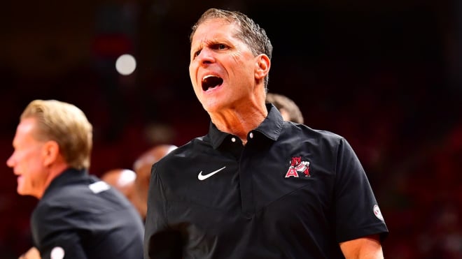 Arkansas HC Eric Musselman shouting during the Hogs' season-opening win against Alcorn State.