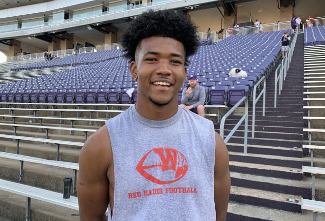 Kansas State offered linebacker/athlete Isiah Childs of Wamego High.