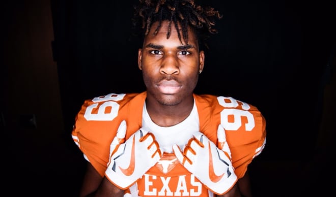 T'Vondre Sweat remains solid with his commitment to Texas. 