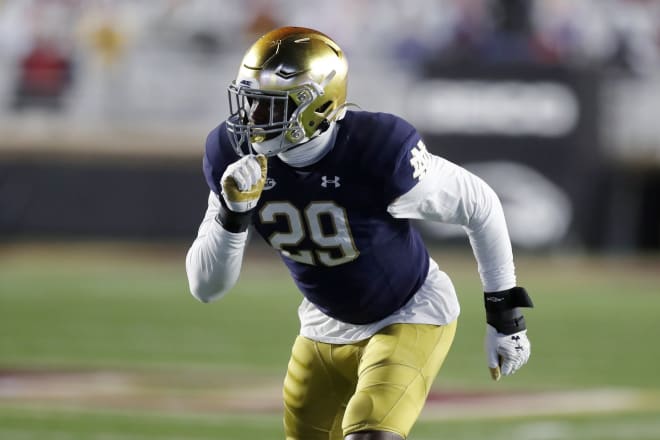 Ovie Oghoufo is one of nine Notre Dame 2018 signees to transfer.