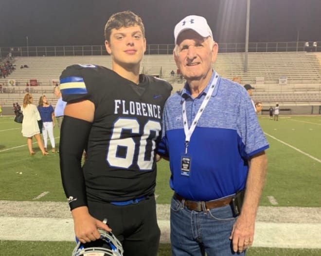 Long snapper Kneeland Hibbett posing for a picture with his grandfather and former Alabama receiver Dennis Homan (Picture courtesy of Kneeland Hibbett).