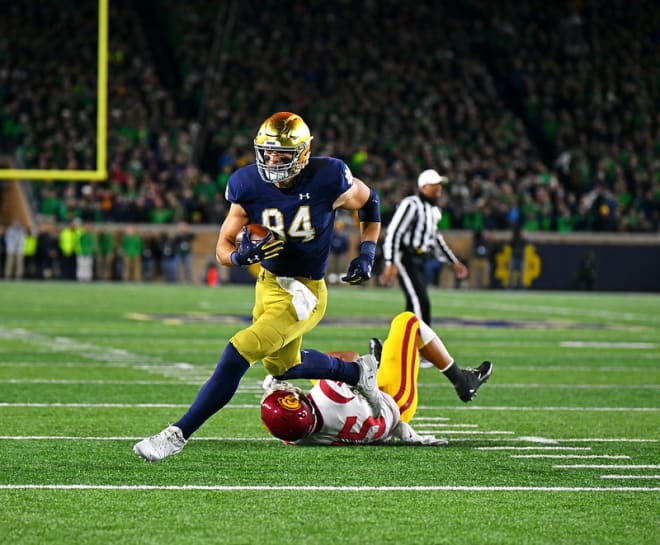 Former Notre Dame and current Chicago Bears tight end Cole Kmet during a game versus USC in 2019