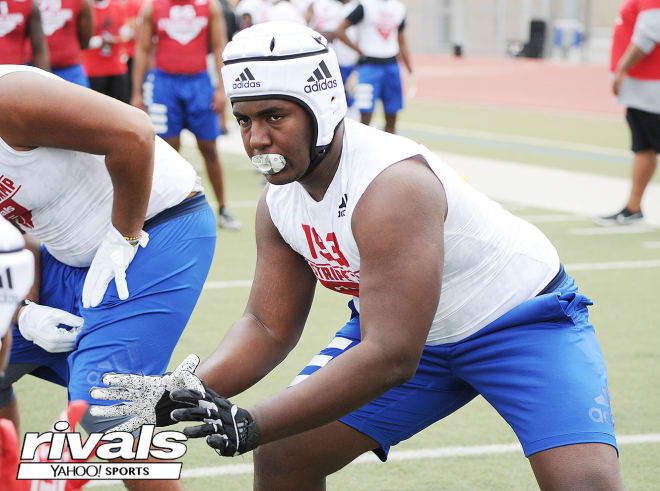 Texas offensive lineman Donovan Jackson holds a Notre Dame offer. 