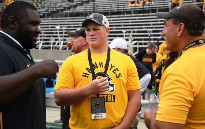 Defensive tackle Spencer Daufeldt has accepted at walk-on opportunity with the Iowa Hawkeyes.
