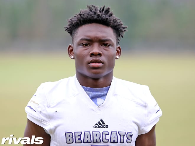 Four-star cornerback Deyon Bouie plans to take a visit to FSU on Thursday.