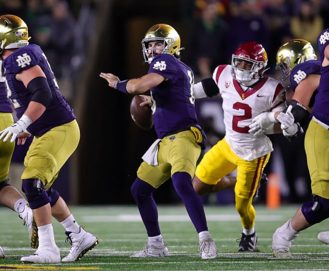 Notre Dame QB Sam Hartman (10) outplayed his USC counterpart, reigning Heisman Trophy winner Caleb Williams on Saturday night at Notre Dame Stadium.