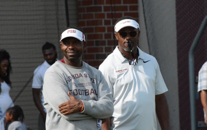 Willie Taggart (right)