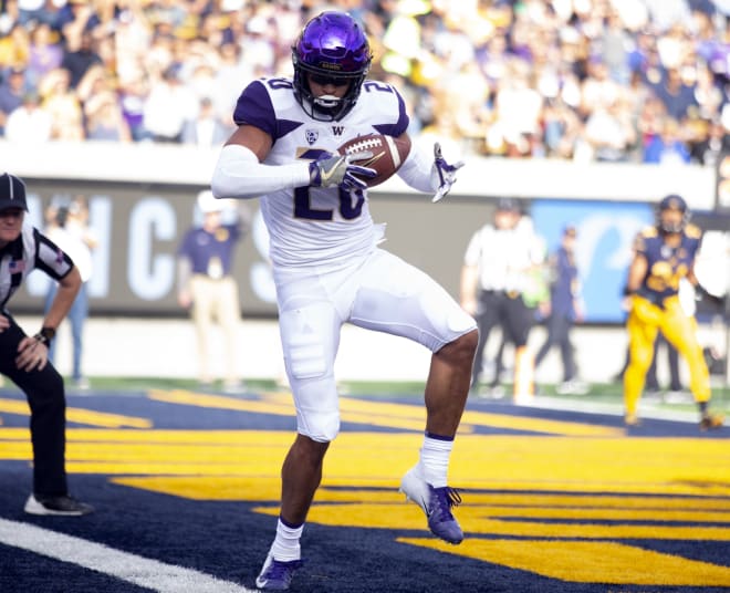 Washington Huskies wide receiver Ty Jones (20) gets his foot inbounds for a touchdown reception against the California Golden Bears during the first quarter of an NCAA football game at California Memorial Stadium. Photo Credit: D. Ross Cameron-USA TODAY Sports