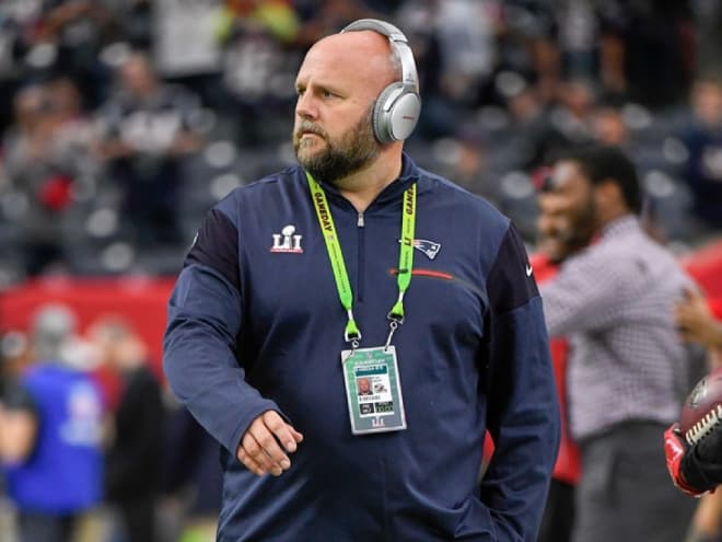 New Alabama offensive coordinator Brian Daboll arrives from the New England Patriots.