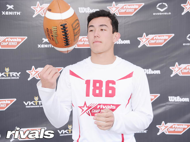 La Mesa (Calif.) Helix Charter quarterback and Notre Dame singee Tyler Buchner