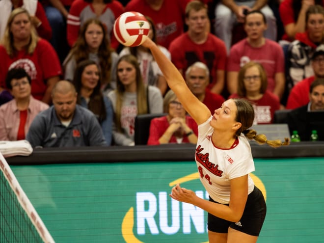 Maggie Mendelson has to balance the life of two worlds with Nebraska volleyball and women's basketball