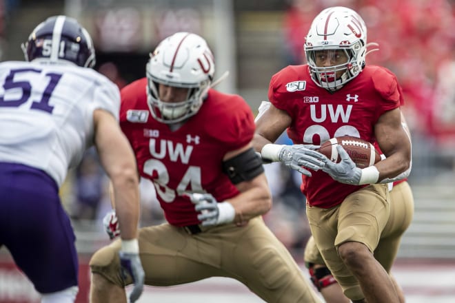 Fullback Mason Stokke (34).