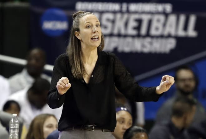 Lindsay Gottlieb, who was previously the head coach at Cal and has been serving as an assistant coach for the NBA's Cleveland Cavaliers, has been hired as USC's new women's basketball coach.