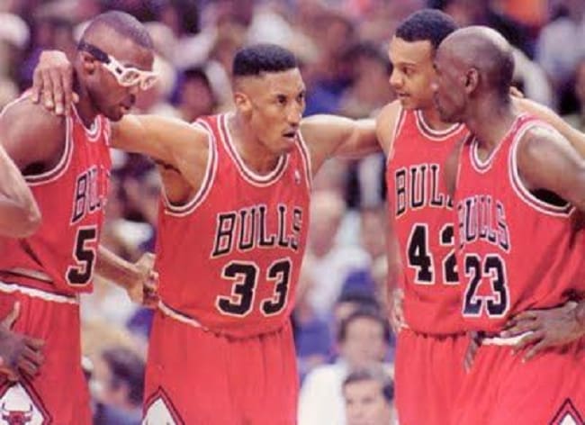 Horace Grant (left), Scottie Pippen (33), Williams (42) and Michael Jordan (23). 