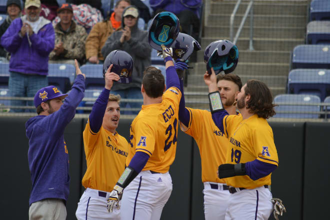 ECU picks up a weekend sweep of Marist by a score of 10-5 to win their fourth straight game.