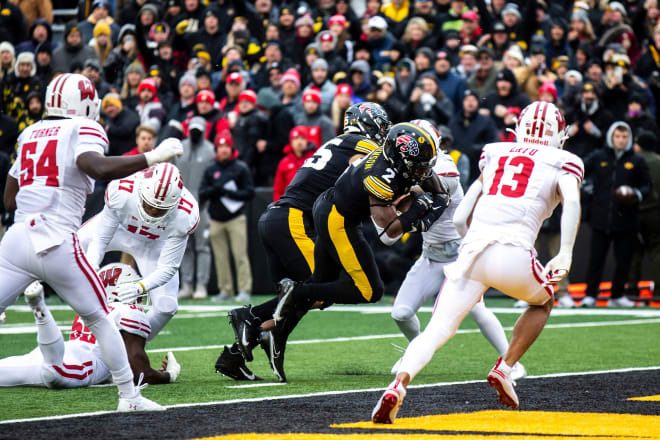 Iowa football 2023 early opponent preview: Wisconsin