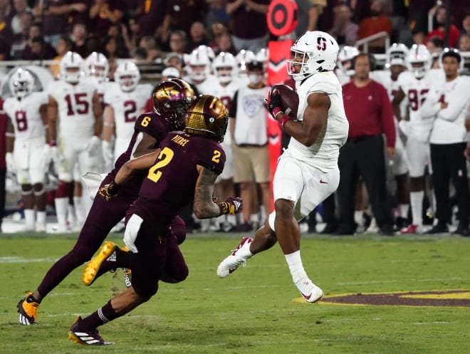 Elijah Higgins making a catch against Arizona State last year. 