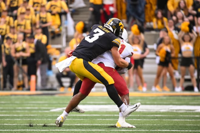 Pro Football Focus Grades: Iowa Defense - Go Iowa Awesome