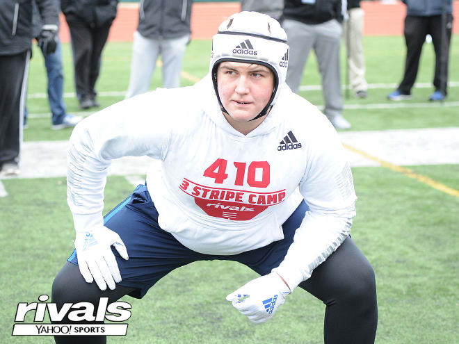 Wisecarver — a 6-5, 300-pound offensive tackle from St. Louis De Smet Jesuit — would love to land an offer from Notre Dame.