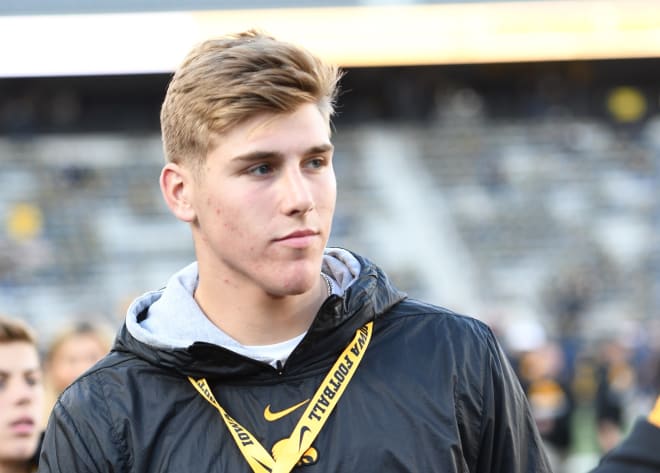 Defensive end Lukas Van Ness looking forward to starting his college career with the Iowa Hawkeyes.