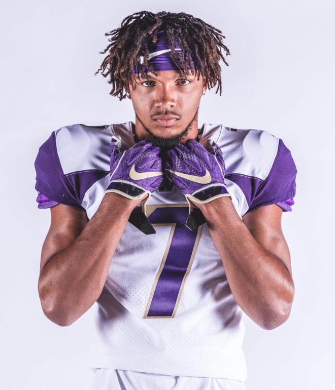 2020 three-star Lawndale (Calif.) defensive back Makell Esteen on his official visit to Washington. 