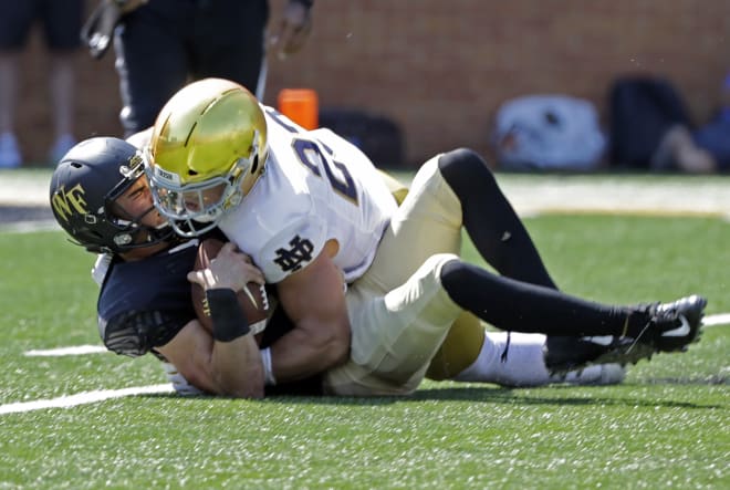 In His Sixth College Season, Notre Dame QB Sam Hartman Is Embracing His  Locker Room Grandpa Status