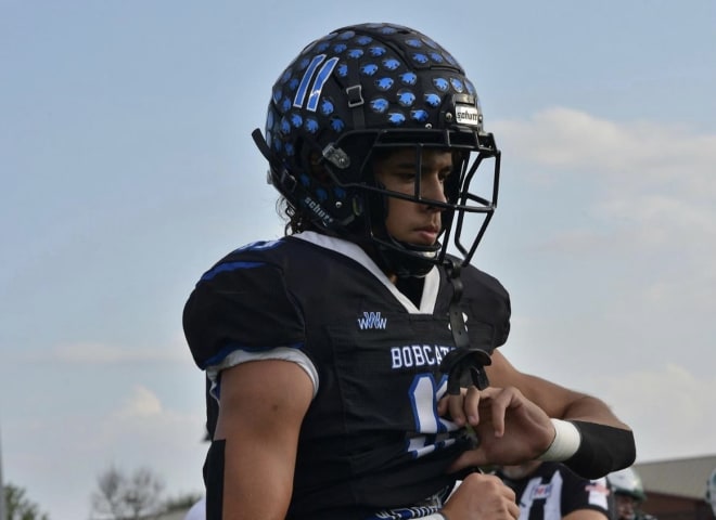 Leo Almanza Jr. was offered by Northwestern on Jan. 26 to play wide receiver.
