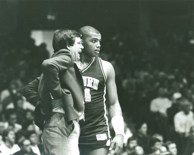 Sonny Smith (left) and Charles Barkley (right).