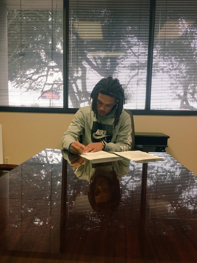 Juco cornerback Kevion McGee signs with Kansas State on December 20.