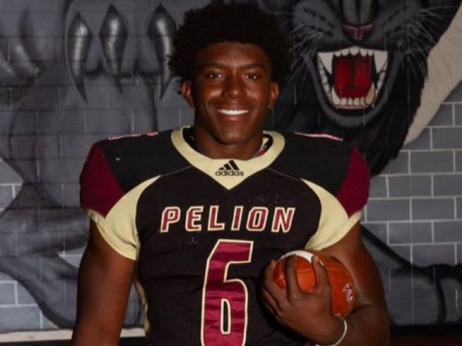 LB/DE Deshontez Gray joins Pelion H.S. teammate Will Jeffcoat as a member of the Black Knights’ 2021 recruiting class.