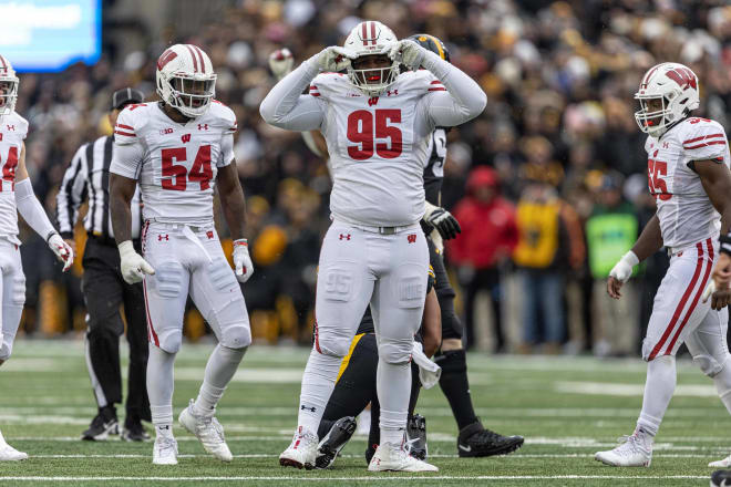 2023 NFL Draft: Wisconsin Badgers DL Keeanu Benton scouting report -  Bucky's 5th Quarter