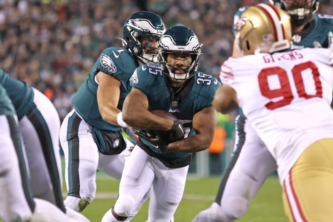 Philadelphia Eagles running back Boston Scott (35) carries the football against the San Francisco 49ers during the third quarter in the NFC Championship game at Lincoln Financial Field. Mandatory Credit: Bill Streicher-USA TODAY Sports