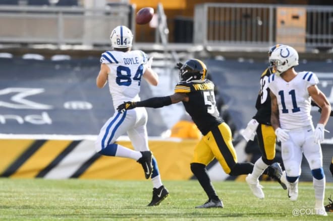 Jack Doyle hauls in a catch versus the Steelers on Sunday. (Photo: colts.com)